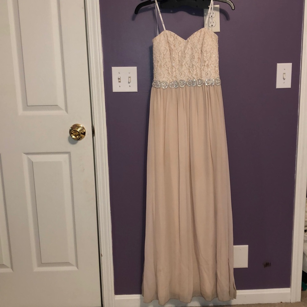 Beautiful cream prom dress